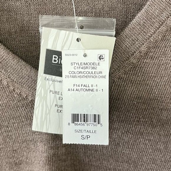 Lord & Taylor 100% Merino Wool V-Neck Sweater Size S - Picture 3 of 10